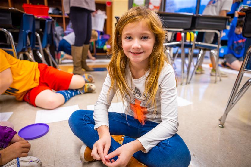 Students make planets out of Play-Doh